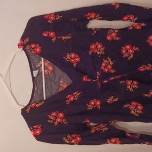 Old Navy maternity top size small